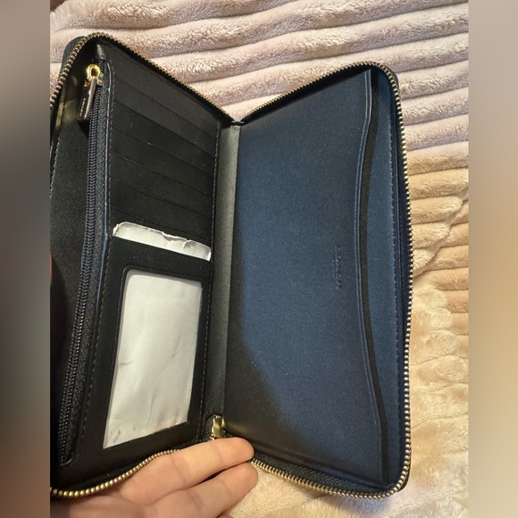 Coach Dempsey Large Phone Wallet In Signature Canvas With Souvenir Skyline Apple - Picture 7 of 10